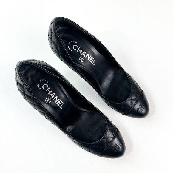 CHANEL Quilted Platform Black Pumps Size 38.5 US 8 CC Logo Heel Cap Toe - Picture 4 of 12